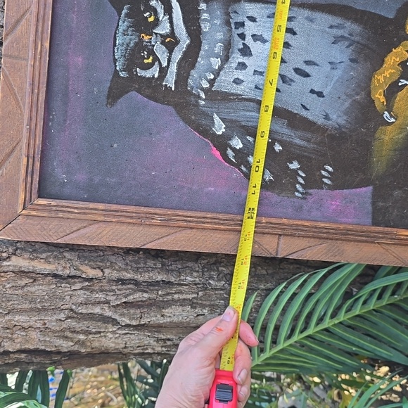 MCM 60s Vintage Owl painted on velvet 14" x 23" Rustic Wood Frame ART - Picture 7 of 8